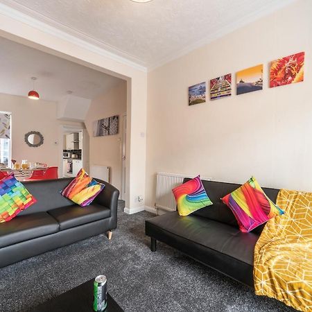 Jesouth 3 Bed Home In Central Hull -Garden Sleeps 6 Kingston upon Hull Kültér fotó