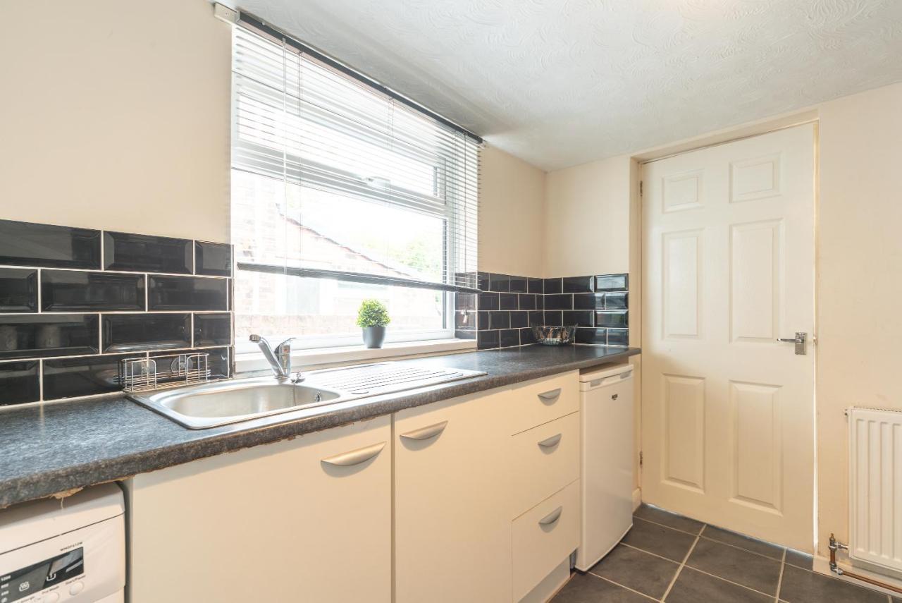 Jesouth 3 Bed Home In Central Hull -Garden Sleeps 6 Kingston upon Hull Kültér fotó